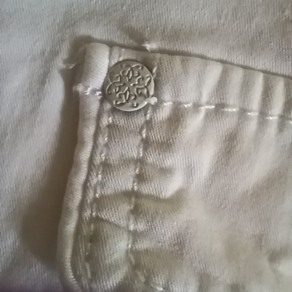 White Denver Hayes Capri Pants - Picture 8 of 11